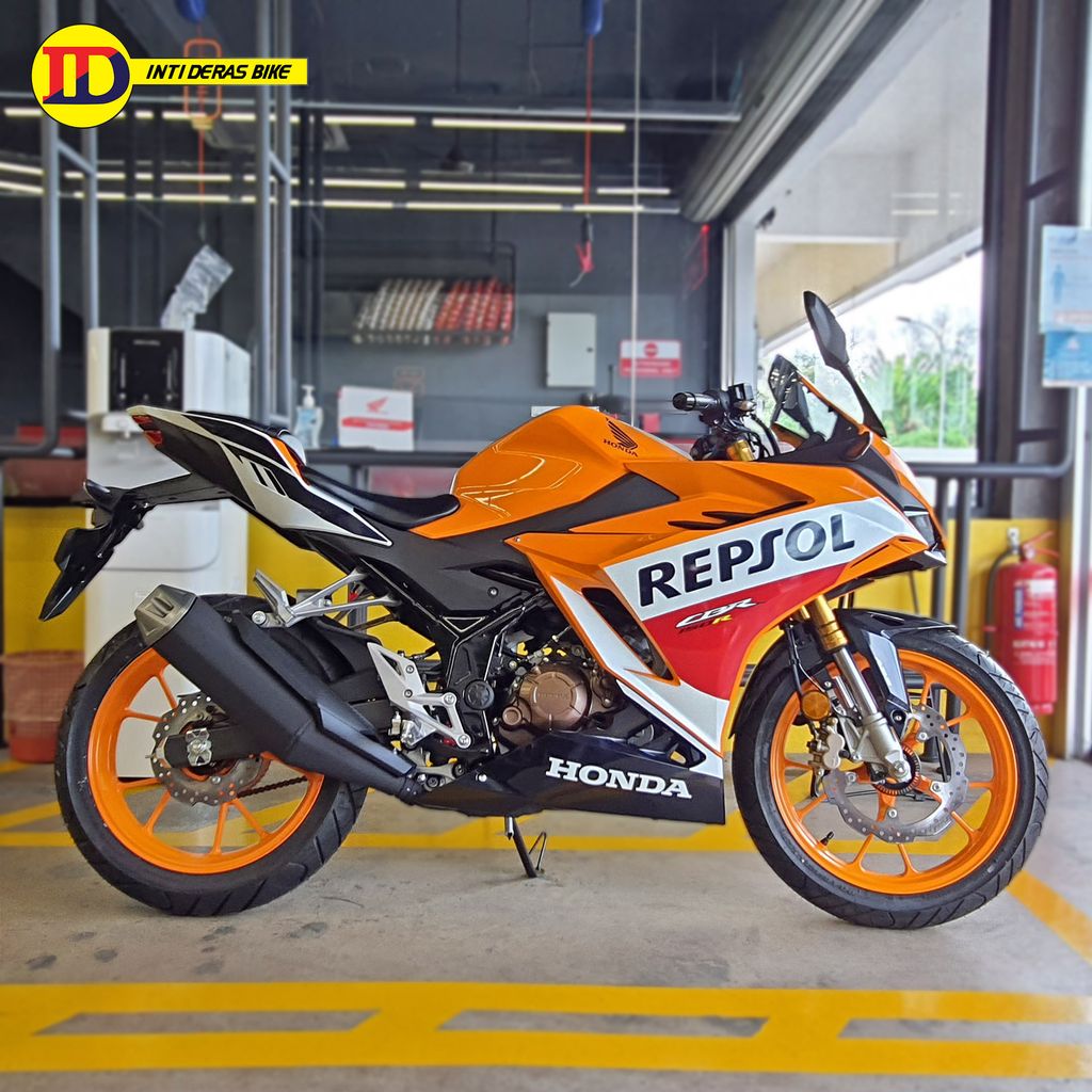 CBR150R Repsol (6).jpg