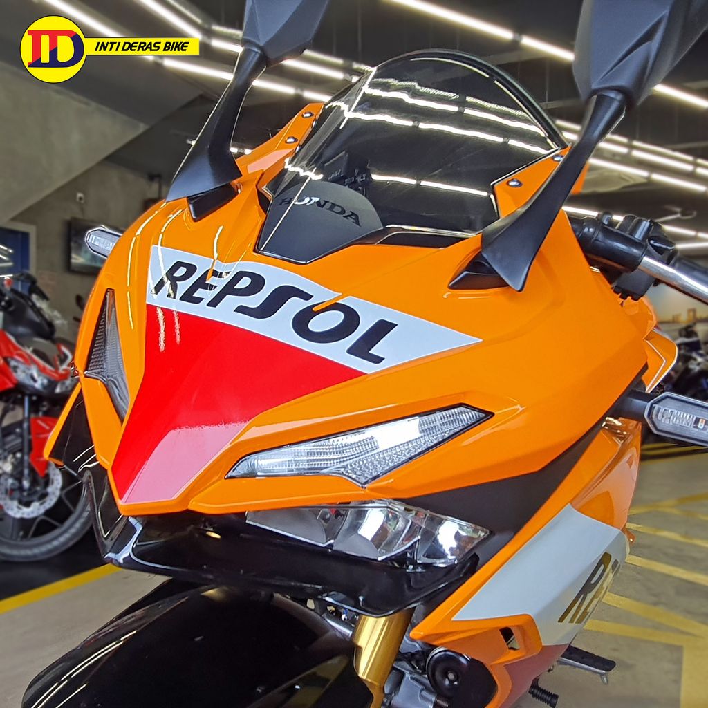 CBR150R Repsol (12).jpg