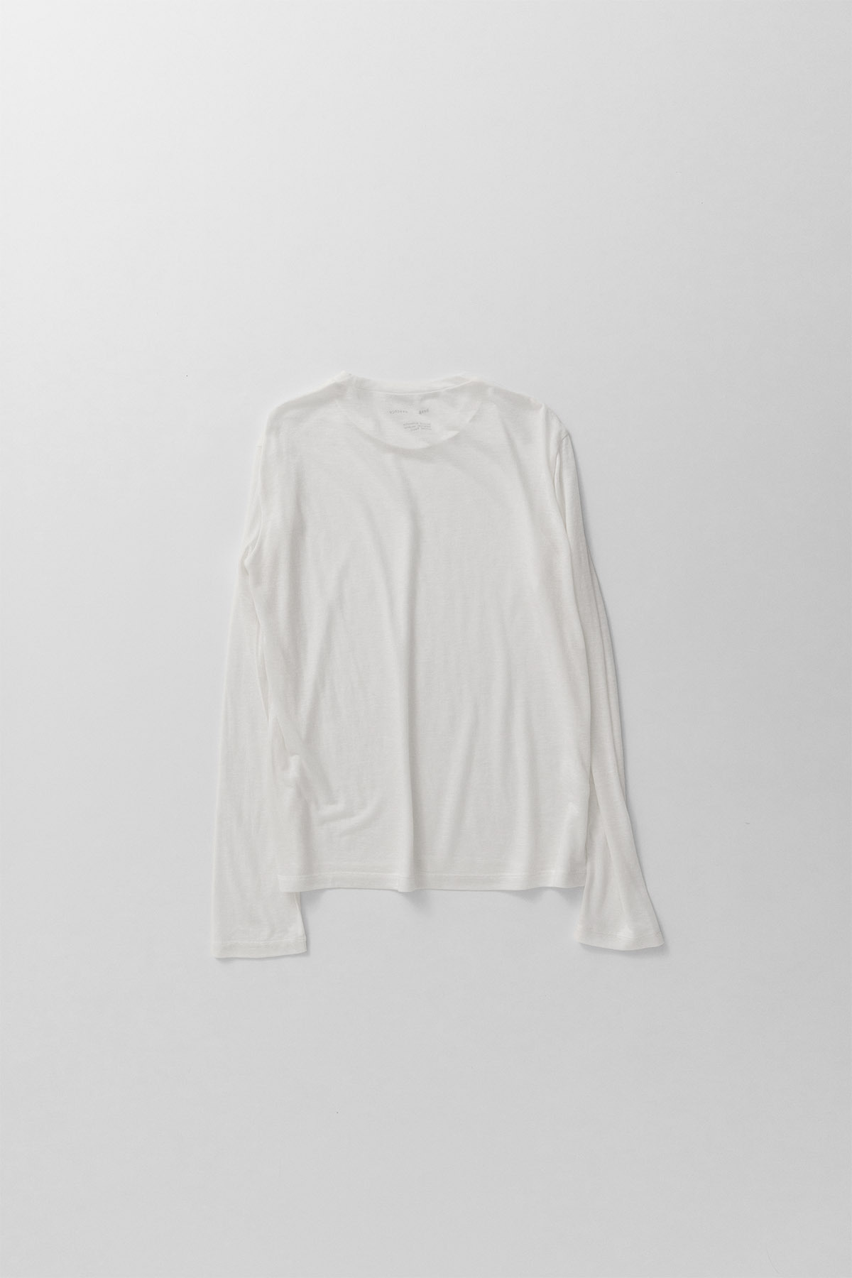 whisper20box20t-sh28white29_0001_HG-857