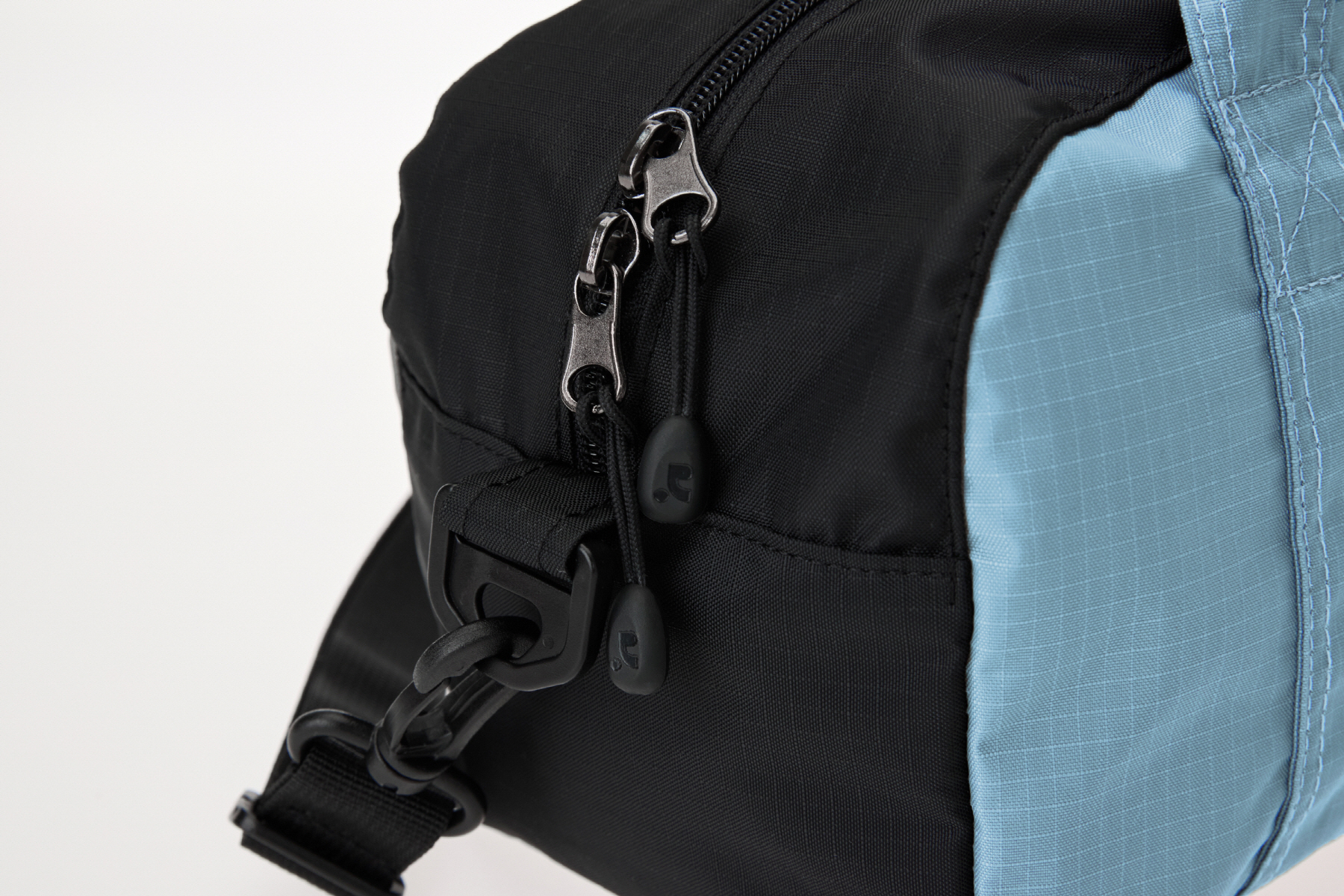 copy-1716790645-RR242AC011BLF_4