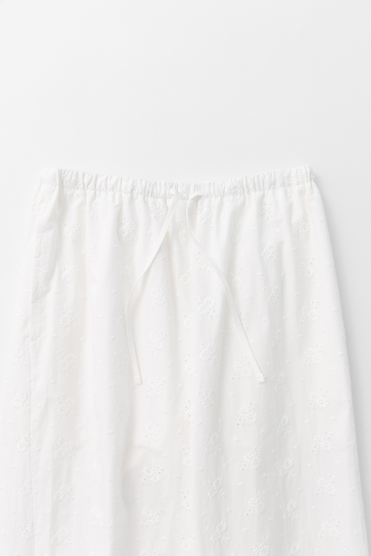 eyelet20pants28white29-cutout1