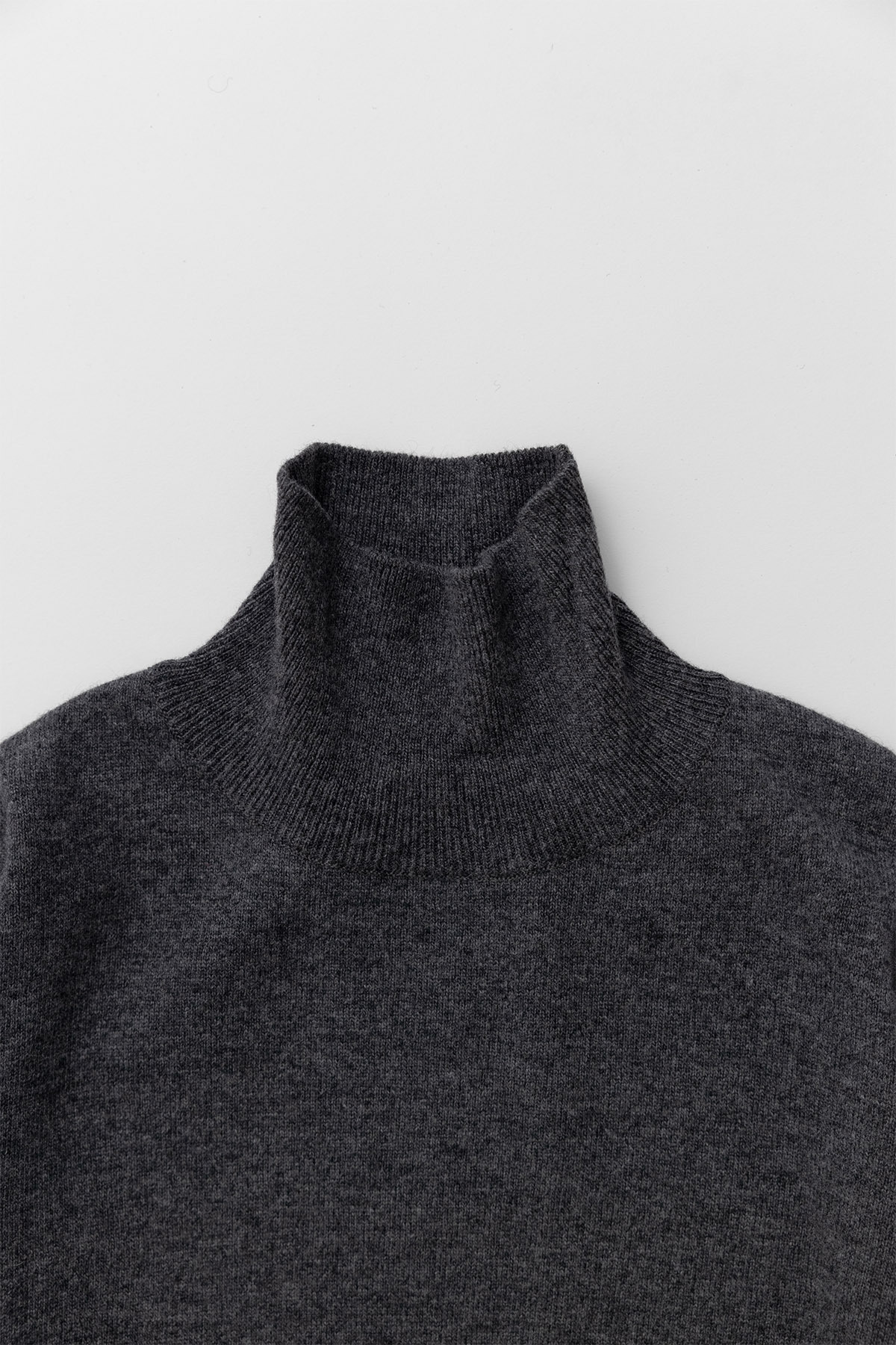 a20classic20turtle20neck28charcoal29-cutout3