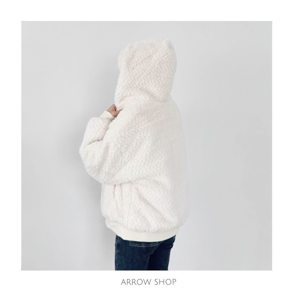 tw-11134207-23010-8claxg7sf6lvce