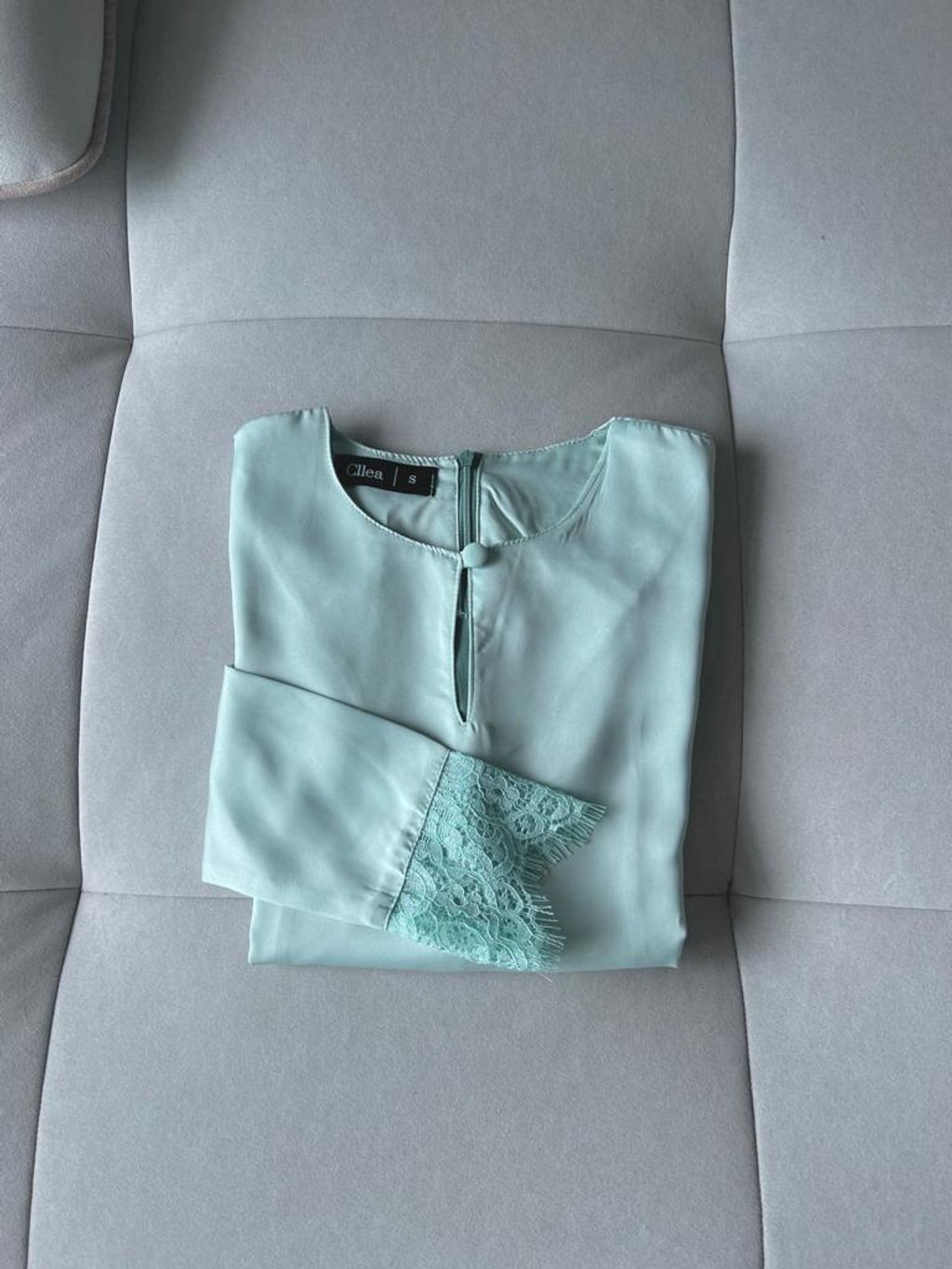 Lily (Button) - Soft Mint