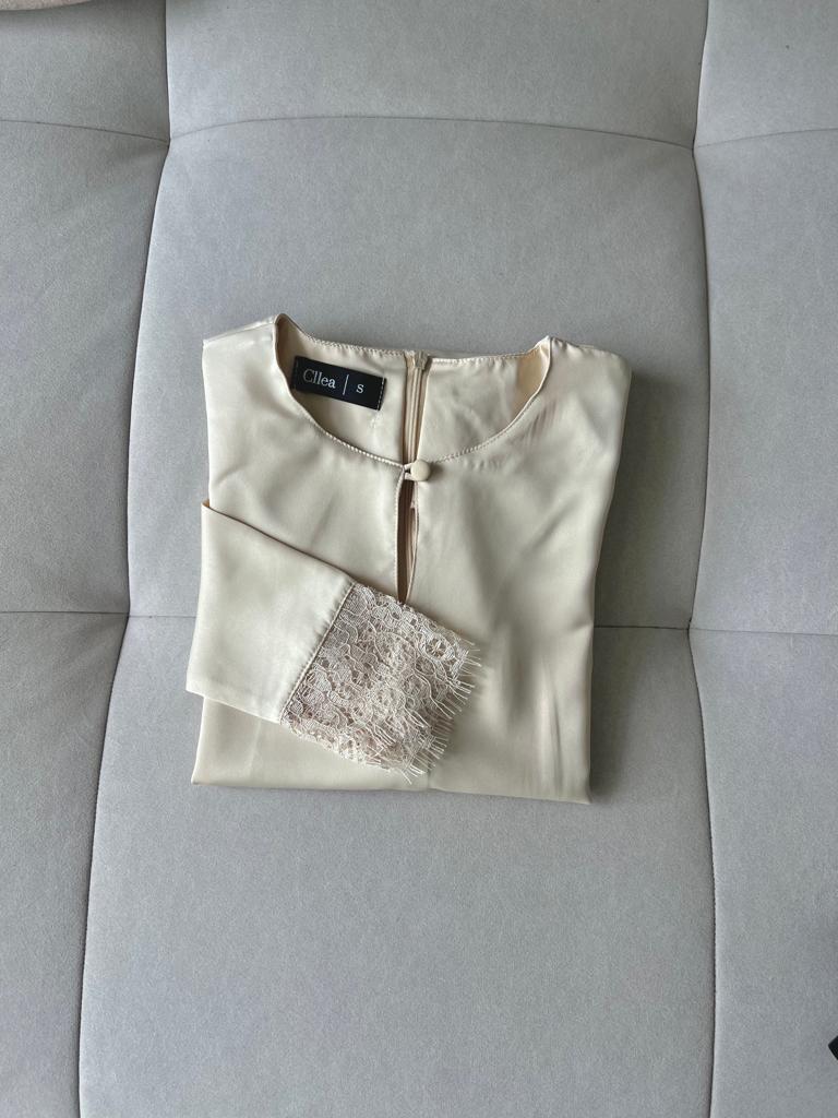 Lily (Button) - Soft Yellow