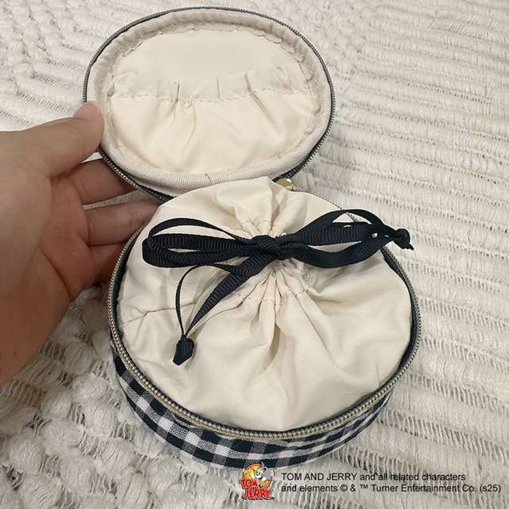 e9061307-120f-4e9c-9ab0-b93e7d40cb1e-large