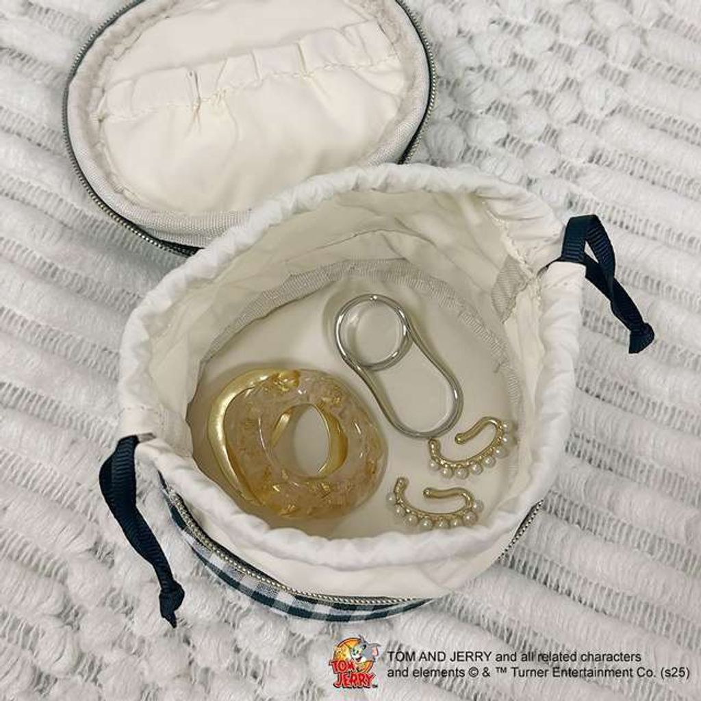 e9061307-120f-4f56-a3ec-5c33c7f46c0f-large