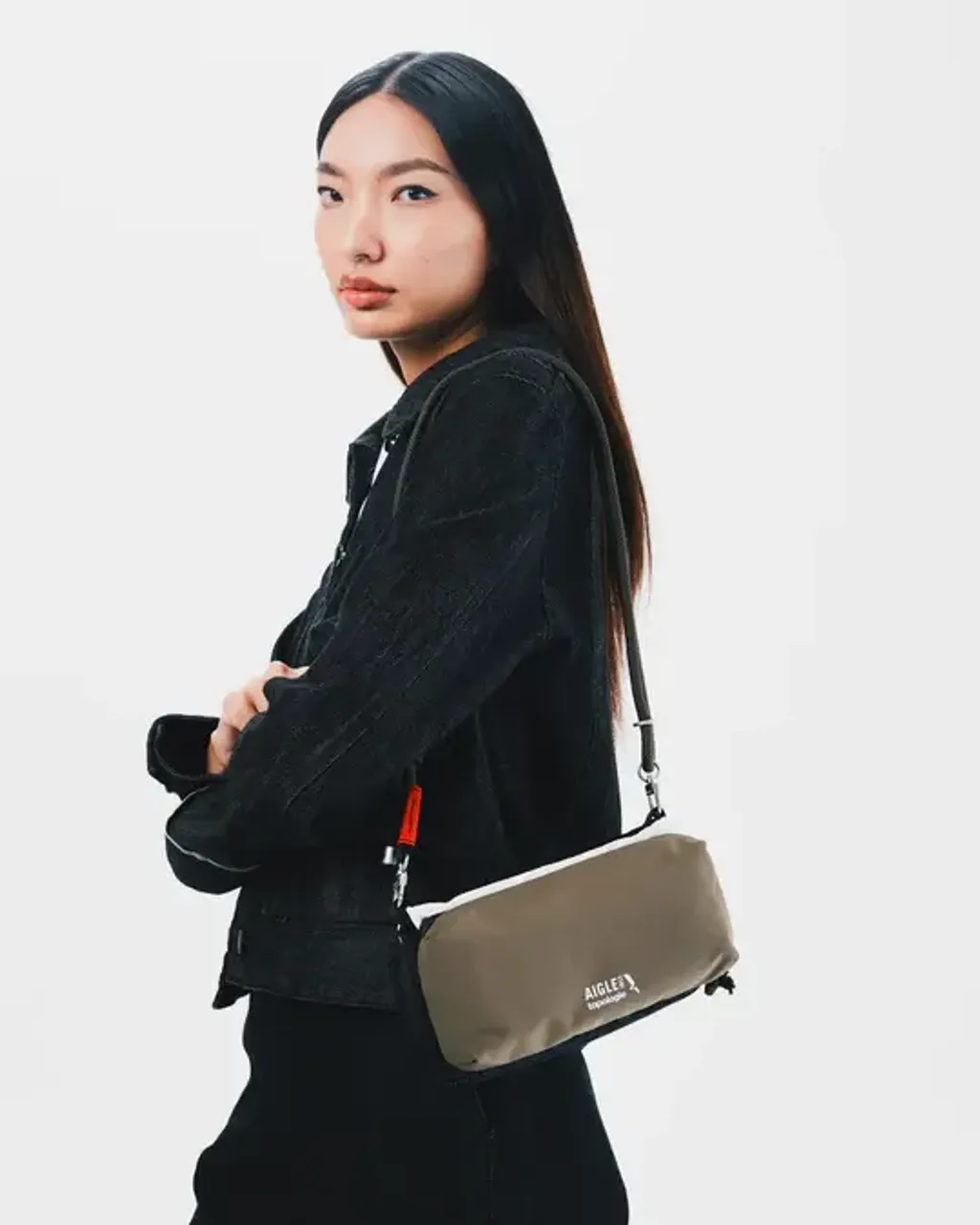 aigless25bottlesacochemediumcedar5_540x