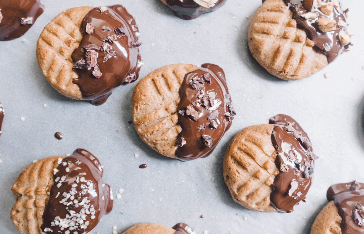 Maca Pecan Butter Spelt Cookies with Dark Chocolate - By Ssayang Vegan