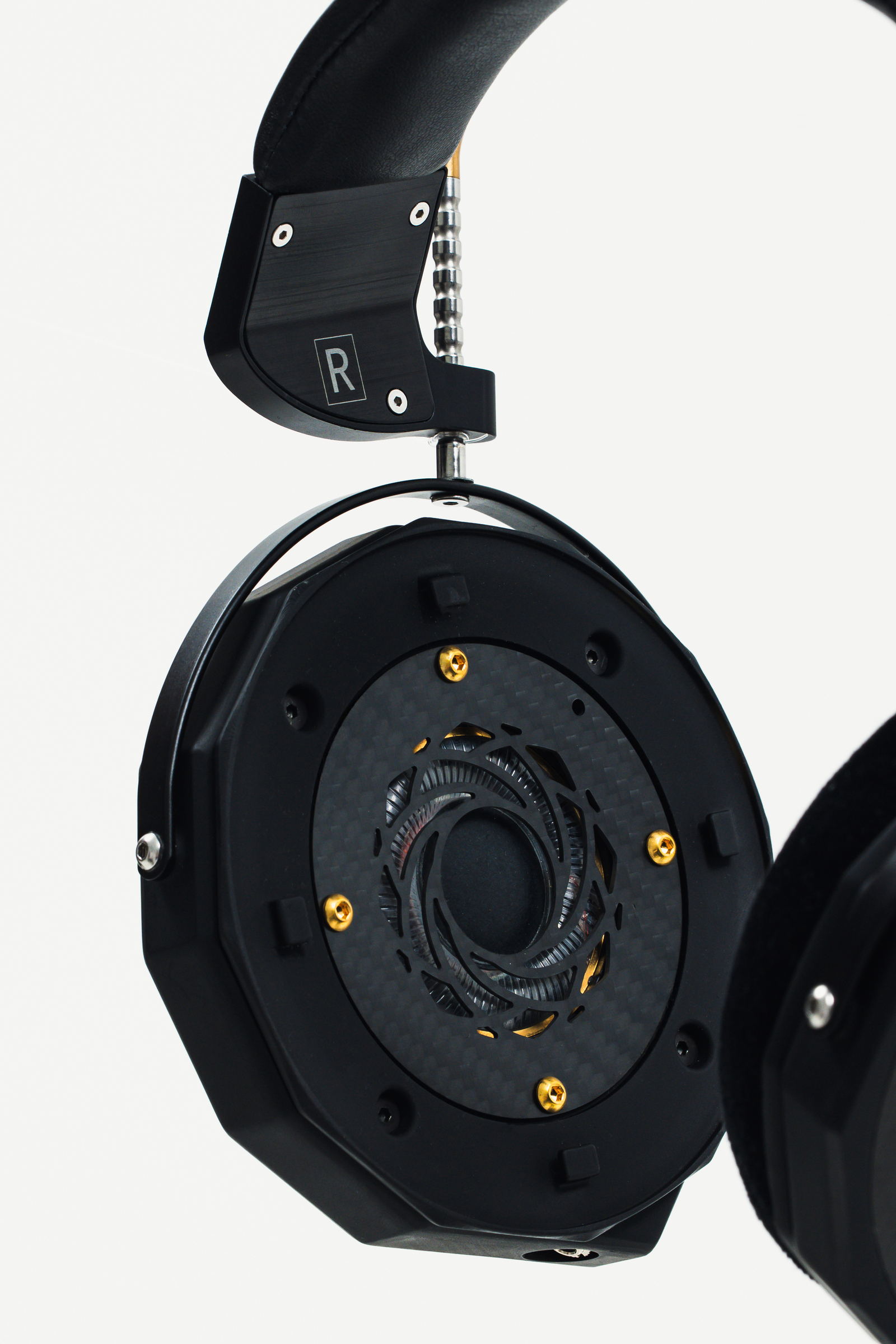 omne-audio-hendeka-earcup-side-view-closeup