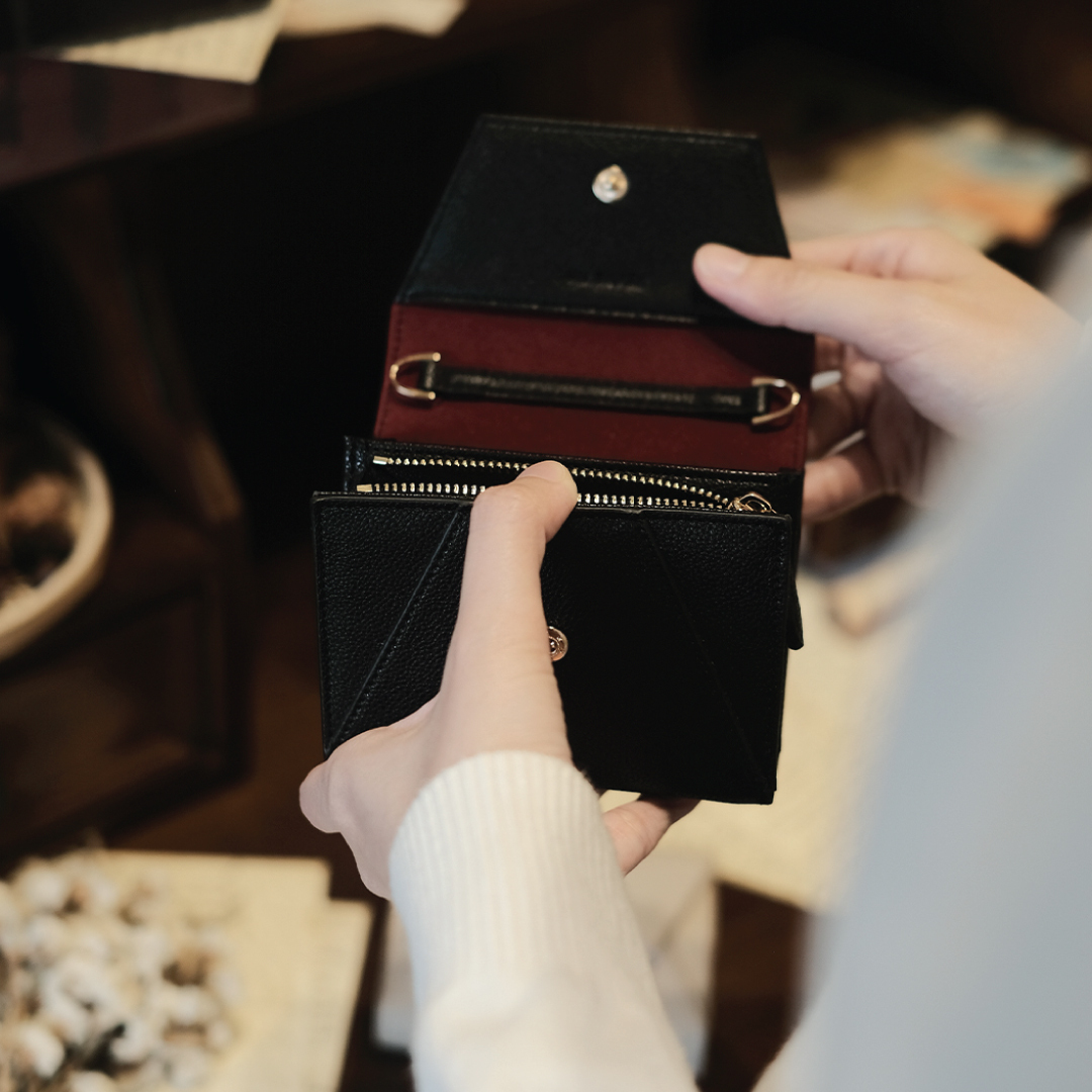 Her-Story Mini Wallet Black