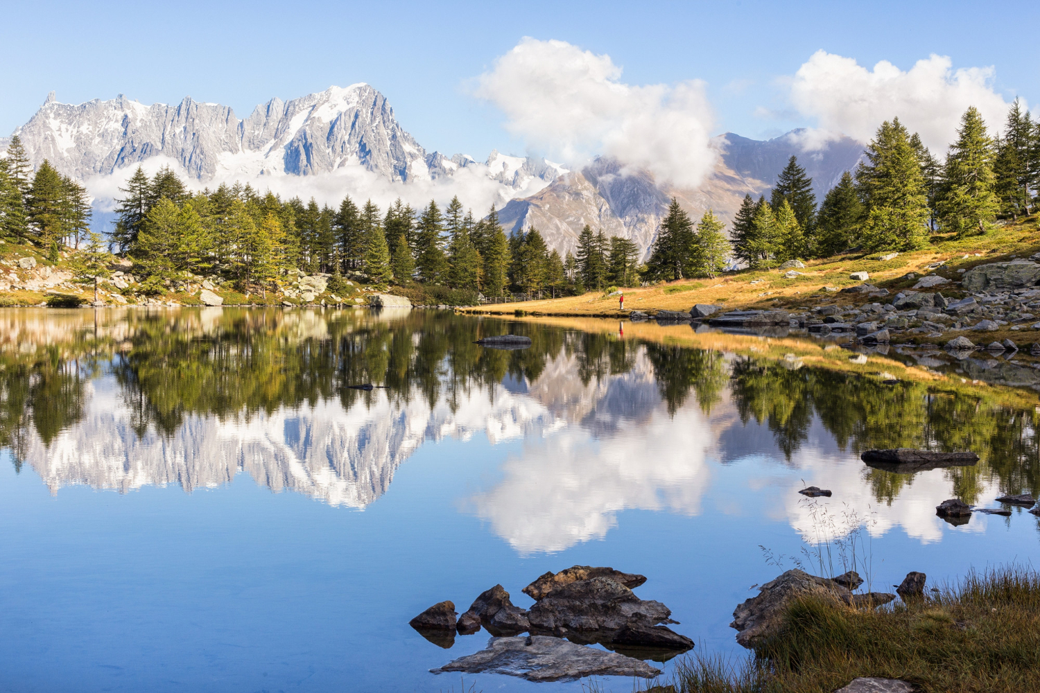 reflection-mountain-beautiful-lake
