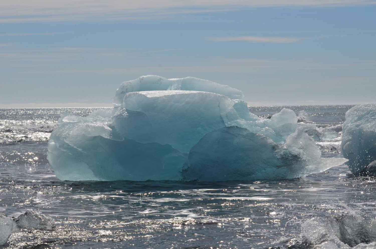 breathtaking-view-iceberg-frigid-waters-iceland