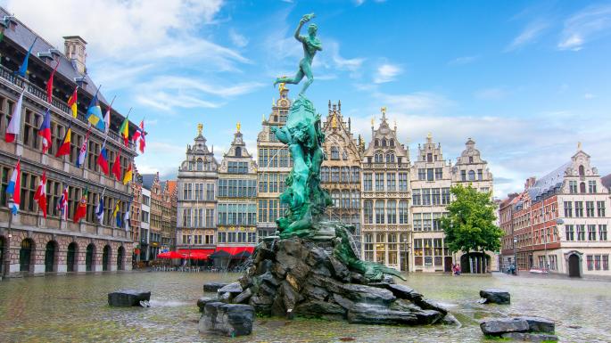 Statue in Antwerp.jpg