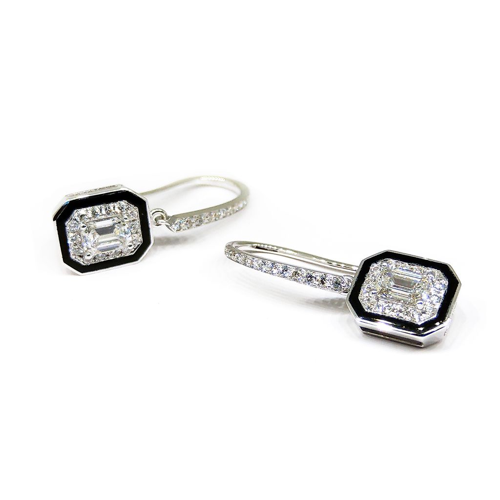 0.30 ct Emerald Cut Diamond Earring 2.jpg