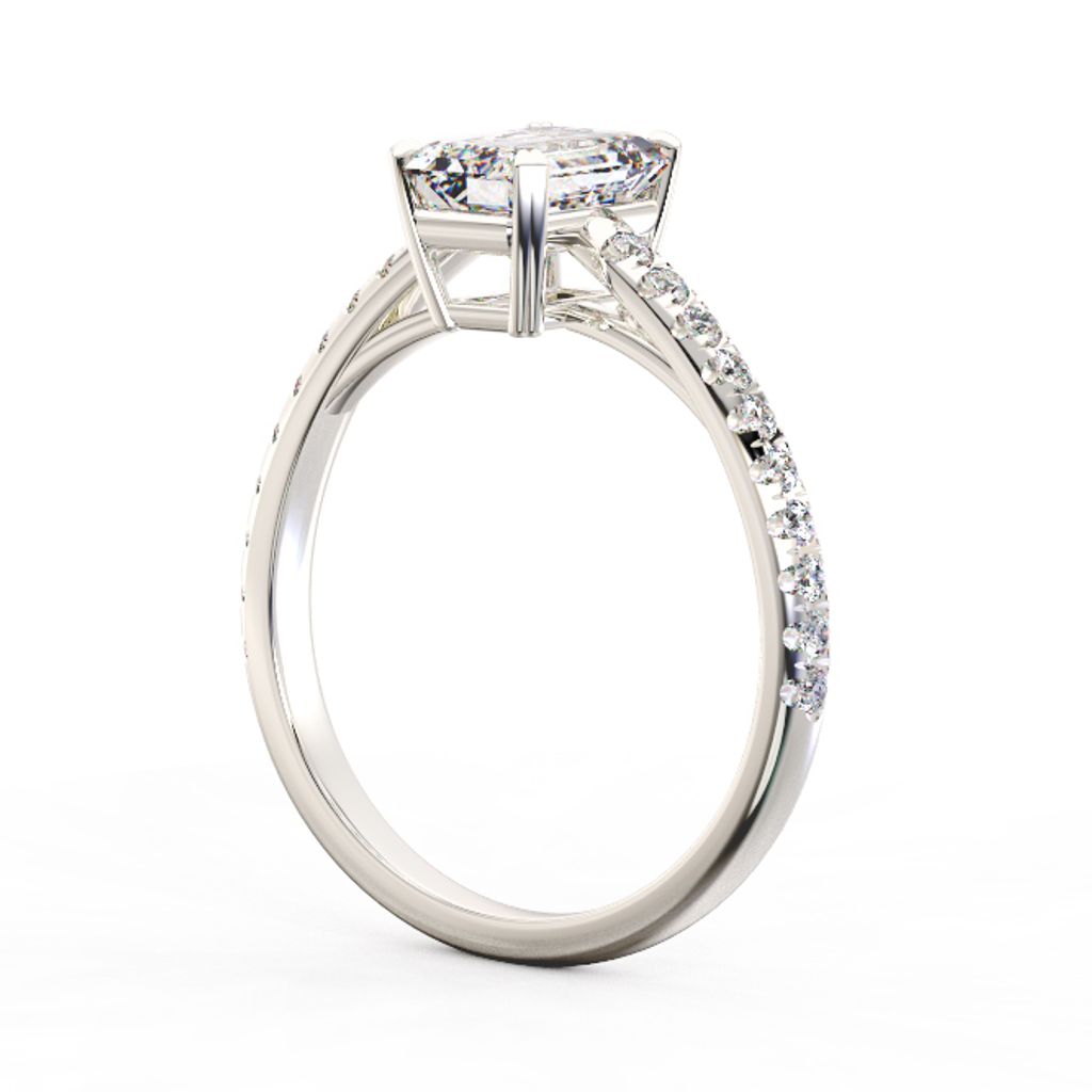 Emerald Elegant Diamond Ring 4.jpg