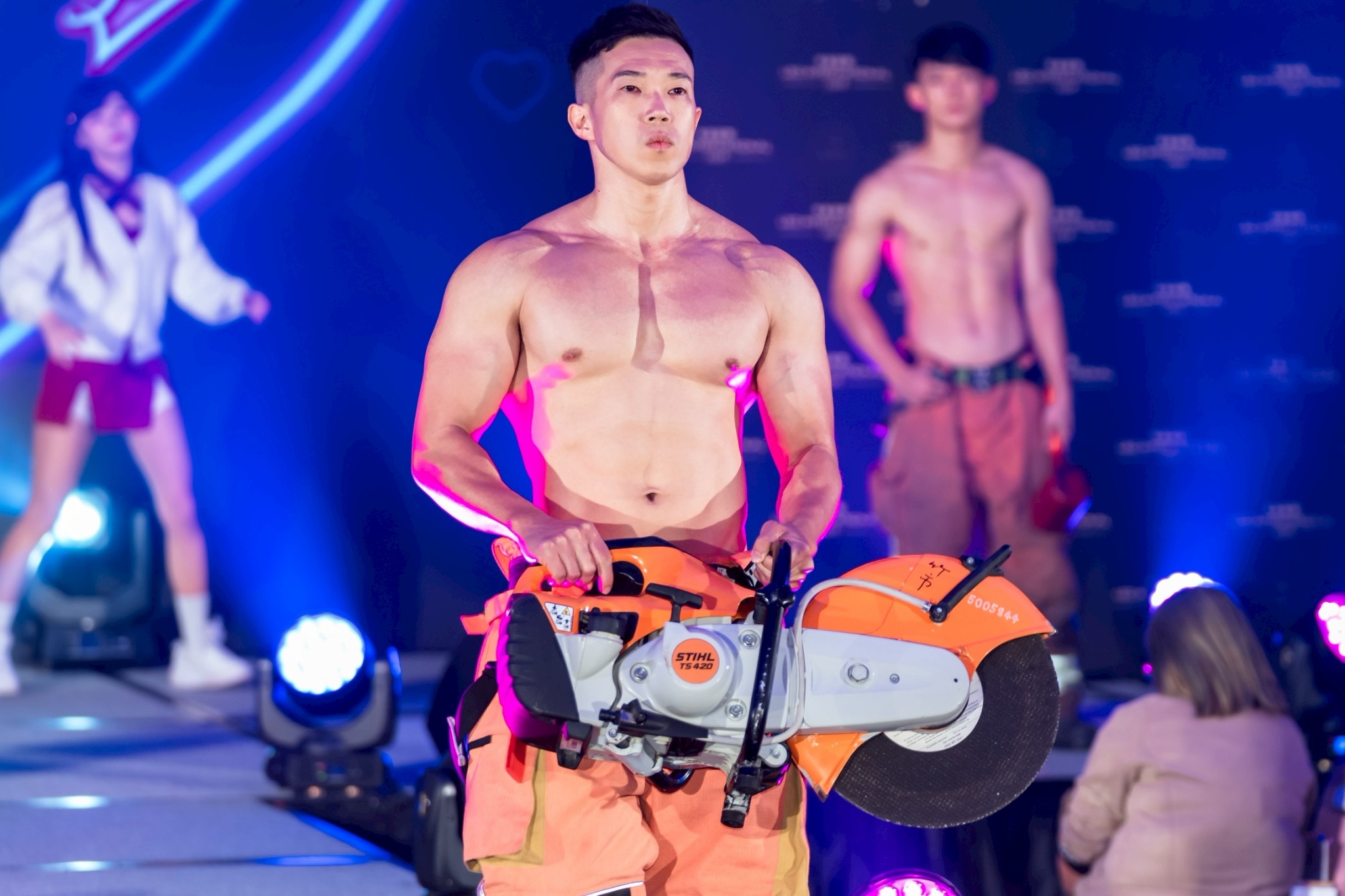 6EABEC40-50A9-4CDD-87BC-FA34741BAB27