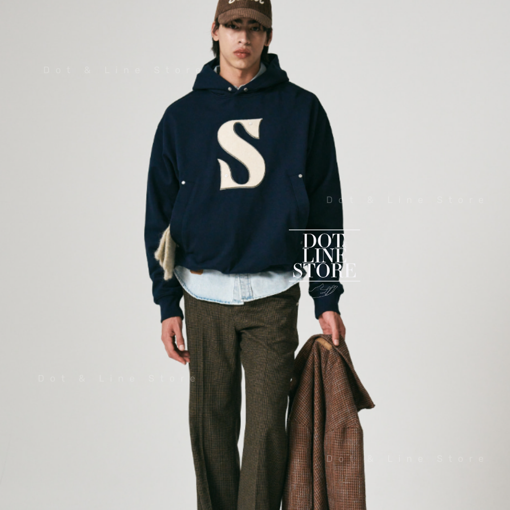 ★SATUR★Satur Applique Rivet Hoodie SATUR Rivet Applique Pocket Logo Hoodie – Dot & Line Store