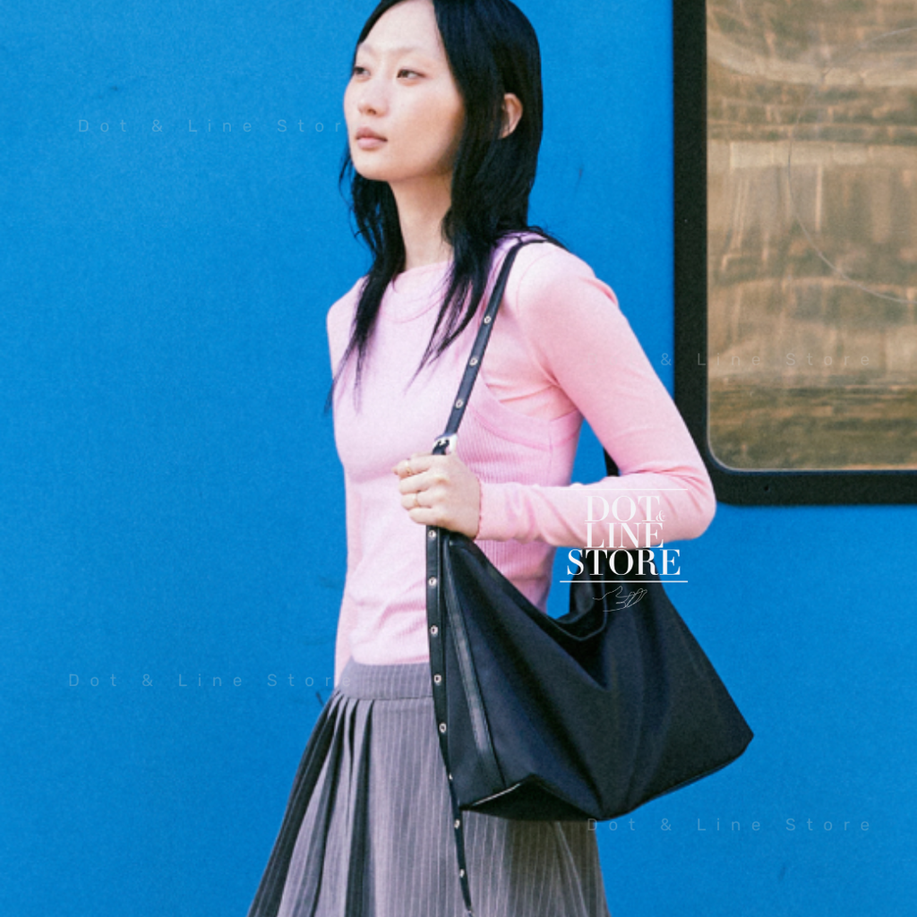 【FINDKAPOOR】BELTY OVER BAG 35 SOFT FindKapoor BELTY OVER BAG 35 SOFT – Dot & Line Store