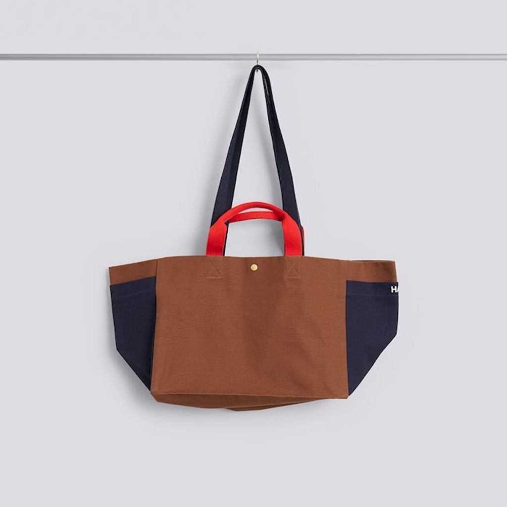 ae374-a601-as10_weekend-bag-s-organic-brown-multi_gb_1220x1220_brandvariant