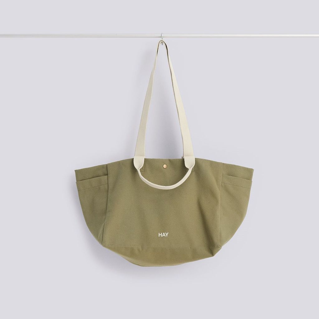ae374-a601-ab70_weekend-bag-no-2-s-olive_gb_1220x1220_brandvariant
