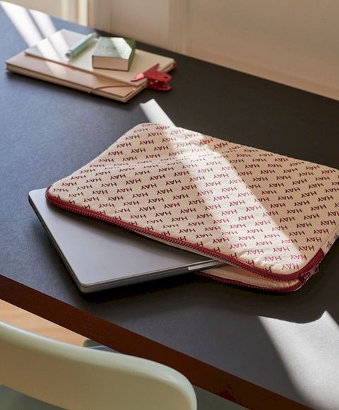 hay-logo-laptop-cover_910x1100_brandmodel