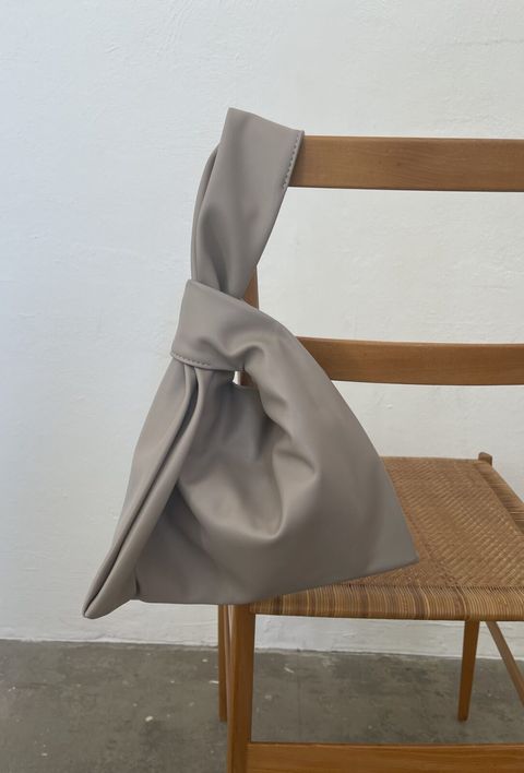 tote-beige-scaled-e1685960762411-1085x1600