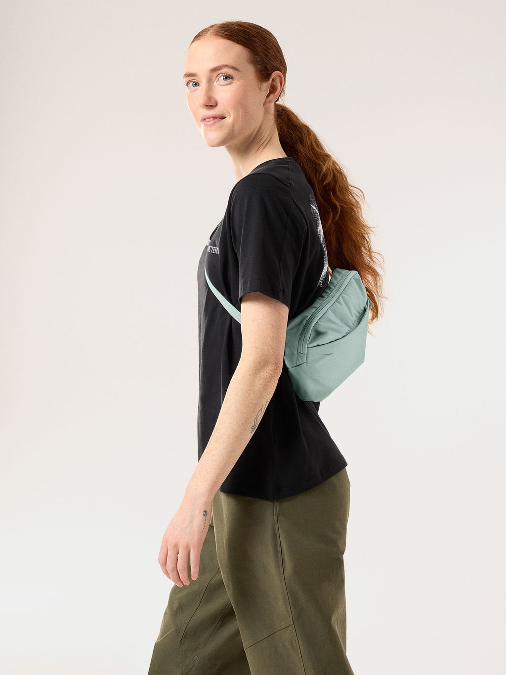 S25-X000009828-Heliad-Crossbody-Stone-Green-Side-View