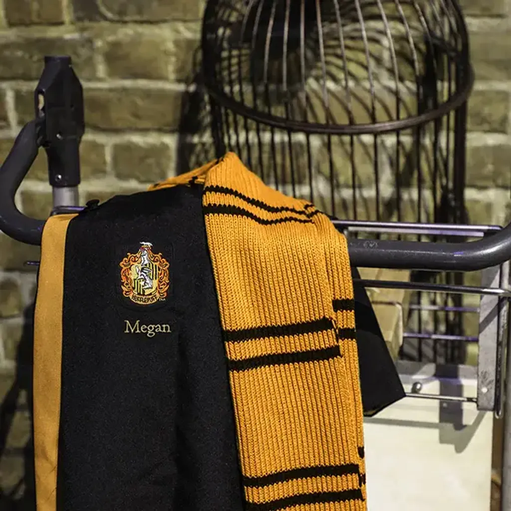 HufflepuffScarf1_58915f2d-a986-4bc4-89e8-9d0e508e8348