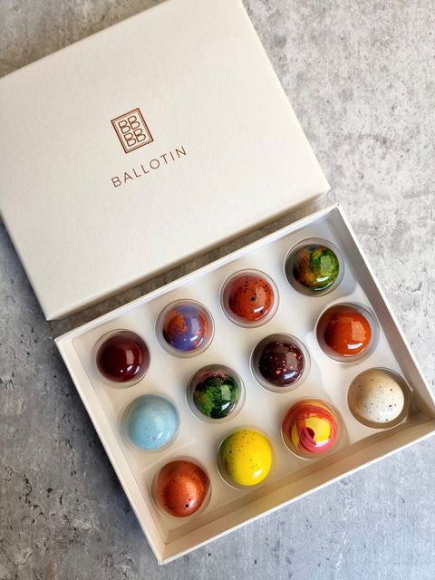 Box of 12 Bonbons