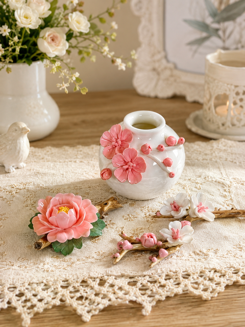 白瓷梅花小花瓶/梅花枝擺飾/牡丹花線香座 Image 2026年6月16日 下午09_36_20