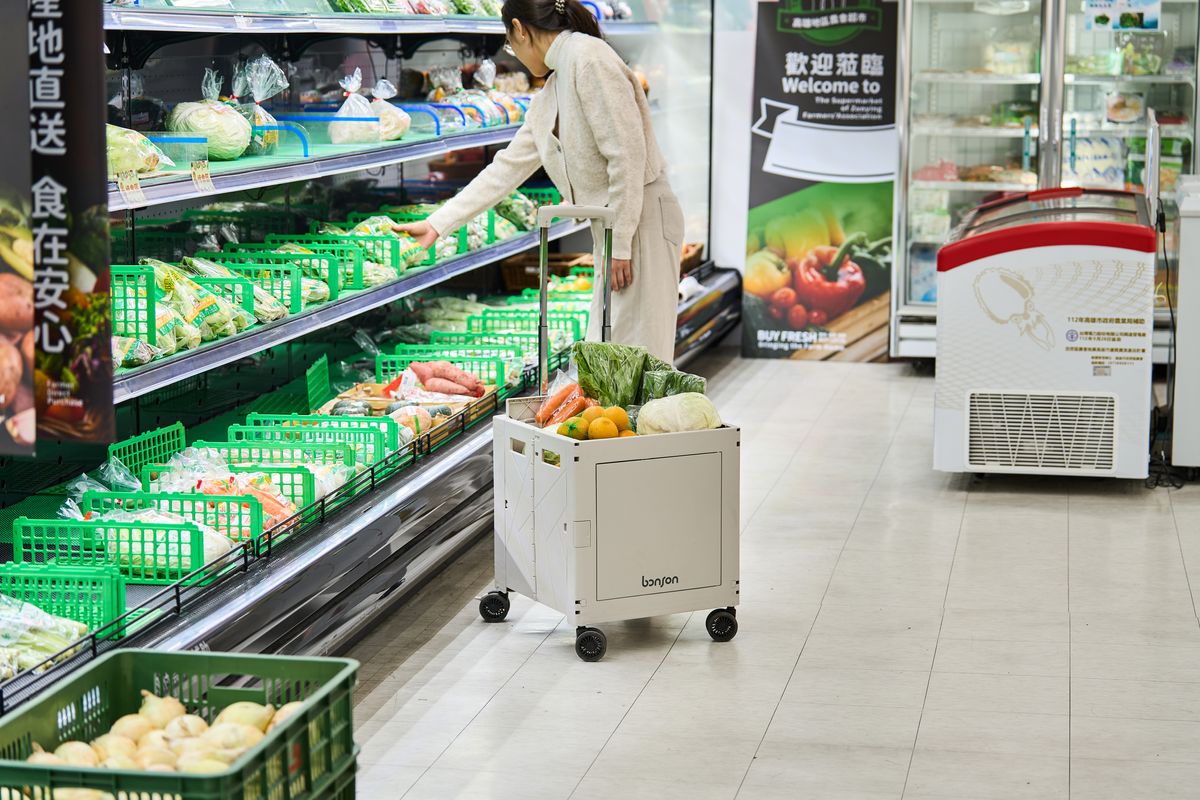 2026 露營野餐必備｜別讓大包小包壞了興致！4 款「折疊推車」推薦：是推車也是行動餐桌