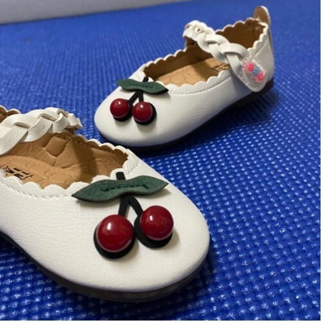 CHERRY SHOES (WHITE)1