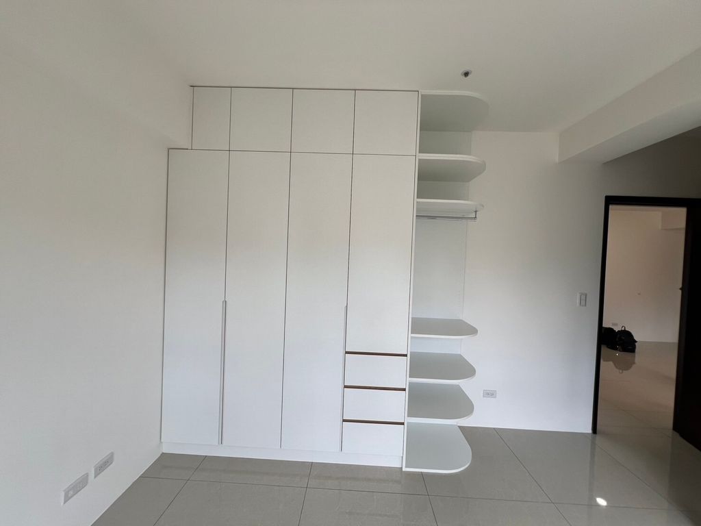 LINE_ALBUM_三重五谷王北街系統櫃照片_250915_1