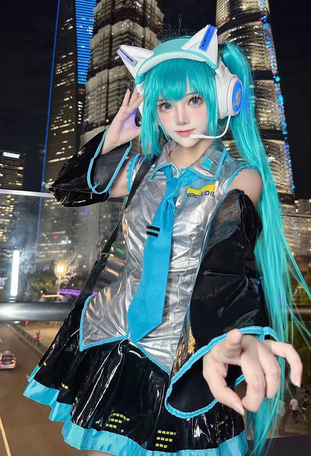 007hVWuqgy1i7obm3u5v8j30zk1r8drq