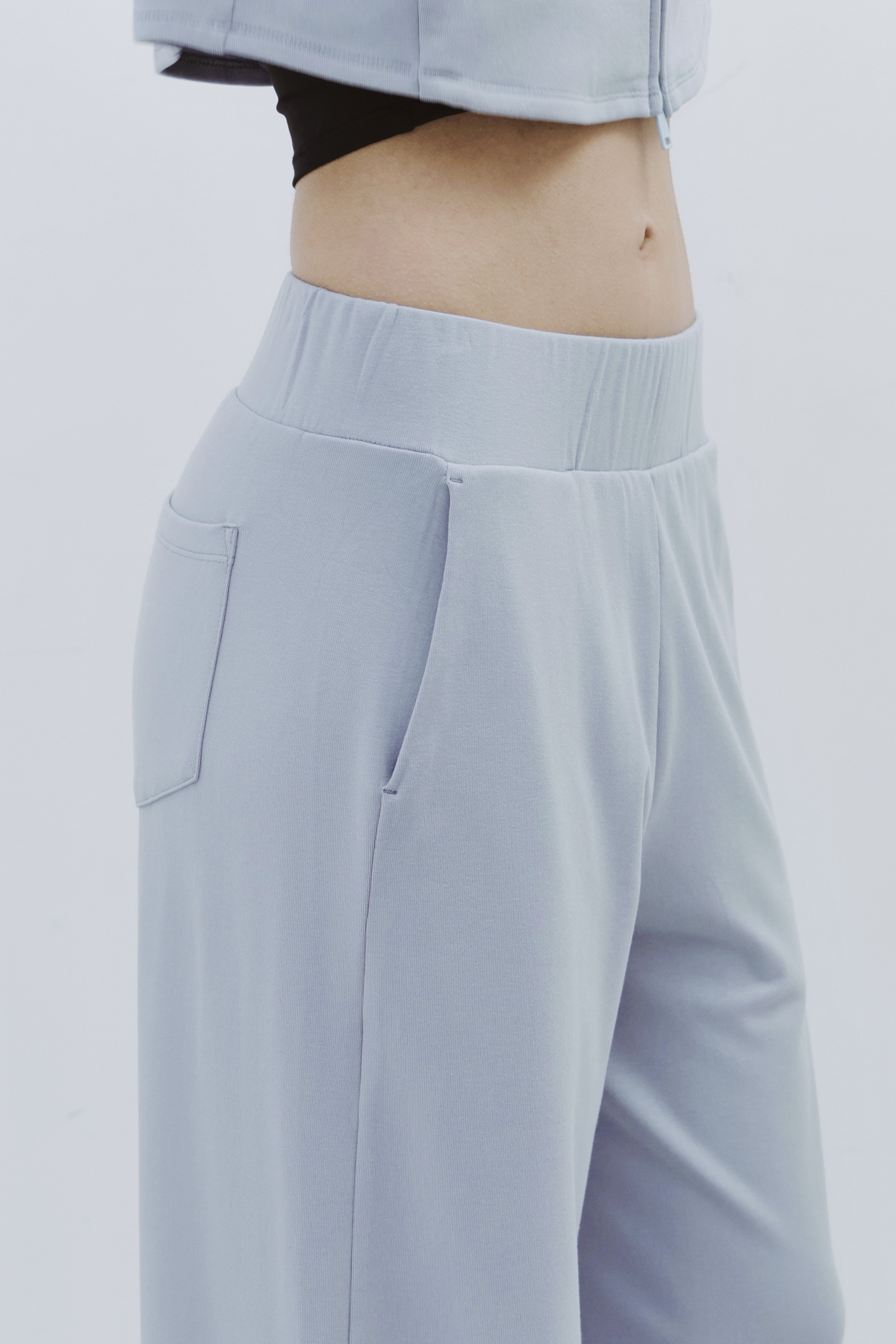 EFCBFBB7-1F6E-4B0B-A111-024B7D24249F