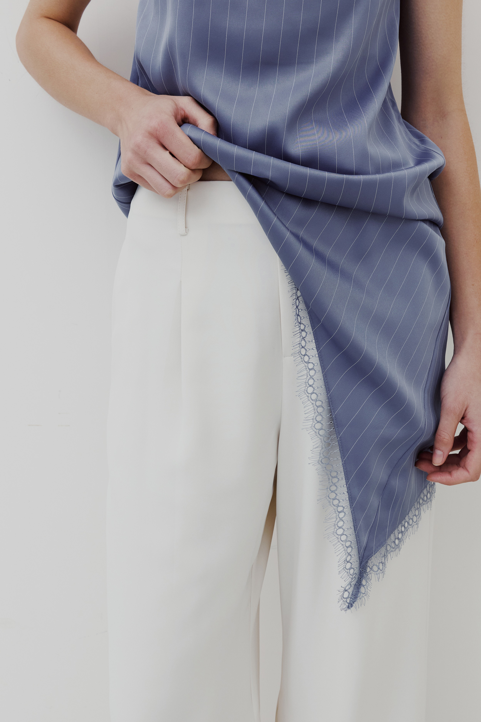 BEBE6106-4409-44DA-B531-FF183B1AA9EB