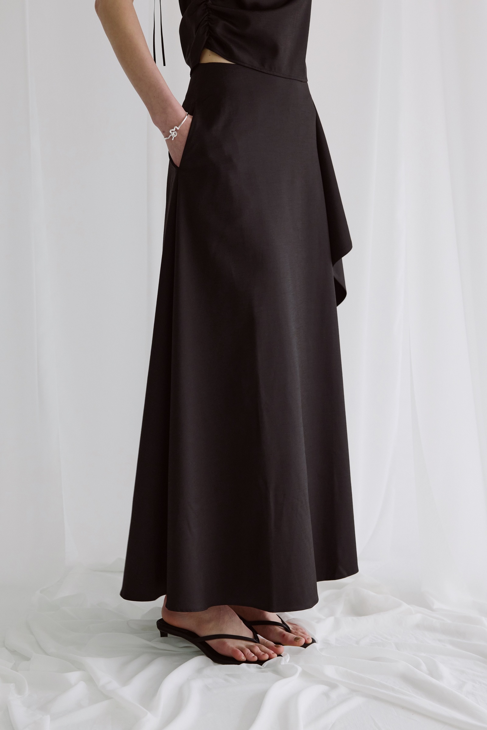 F06FB9B0-7328-4D01-8E89-7A083B7B7908