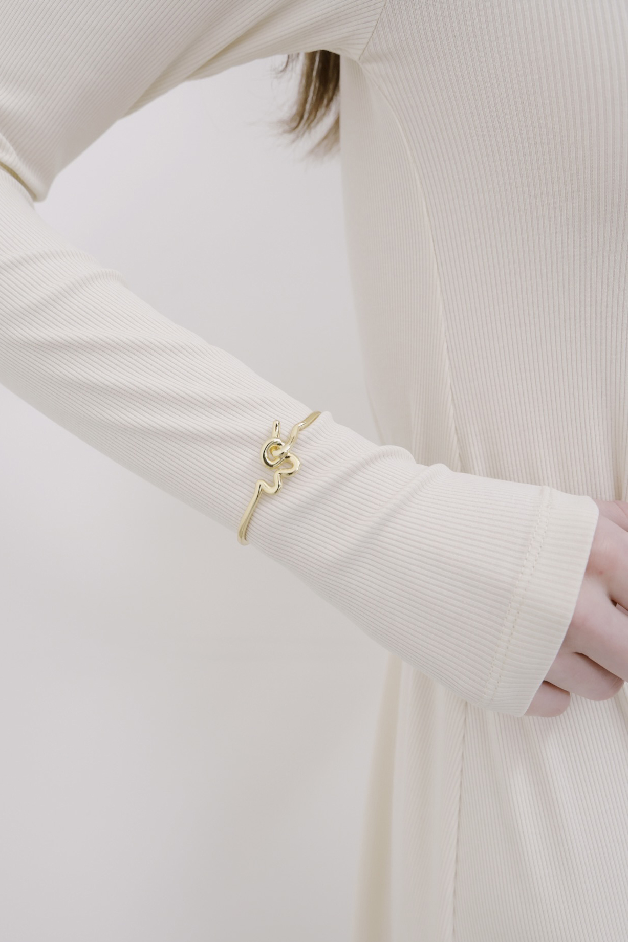 D0D286EE-924D-4B9C-A542-72DAC3E1DF2F