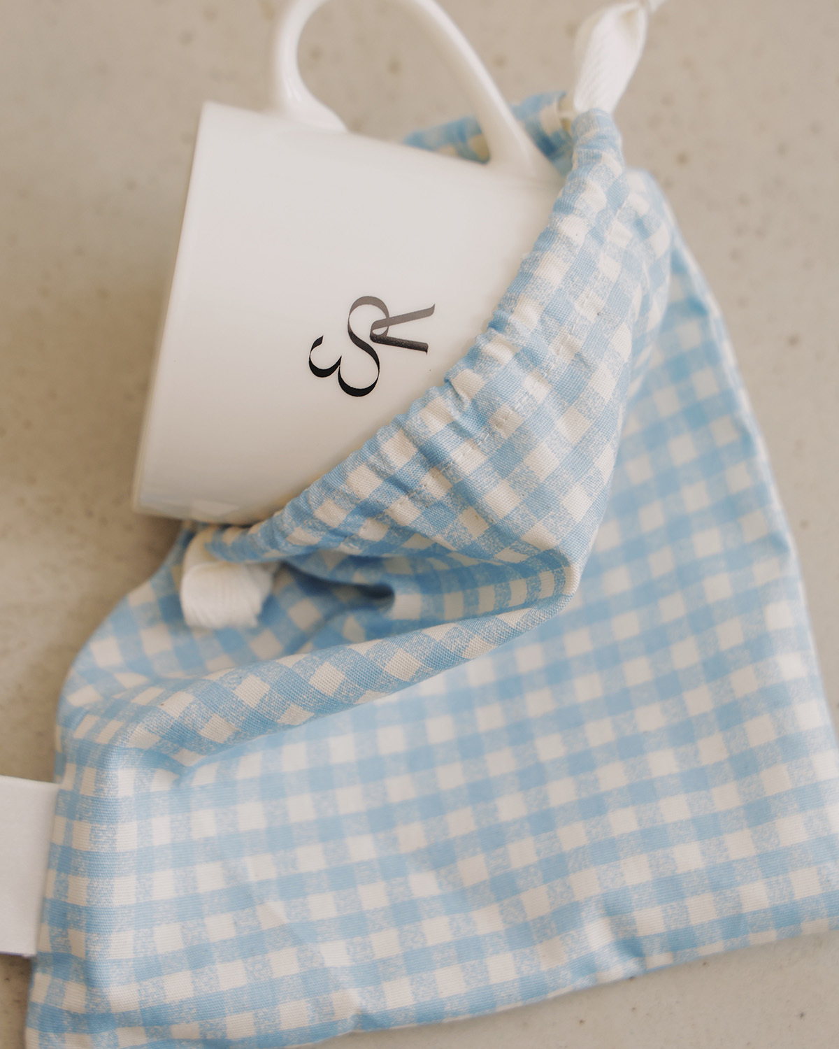 4B9F9464-A306-4C87-96E4-F0E10FDAE2D2