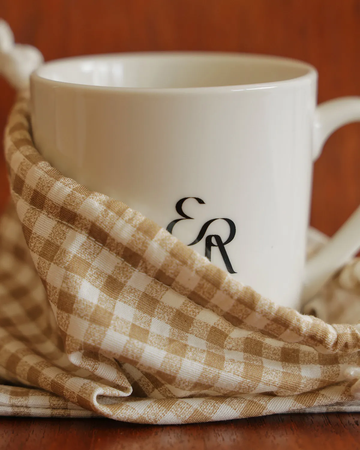 E2EDA288-A7B8-47BD-A0A5-F30A5546DC8F