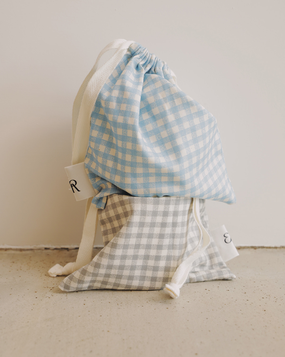 604774A0-2945-4BA4-94E9-FF850C6569E2