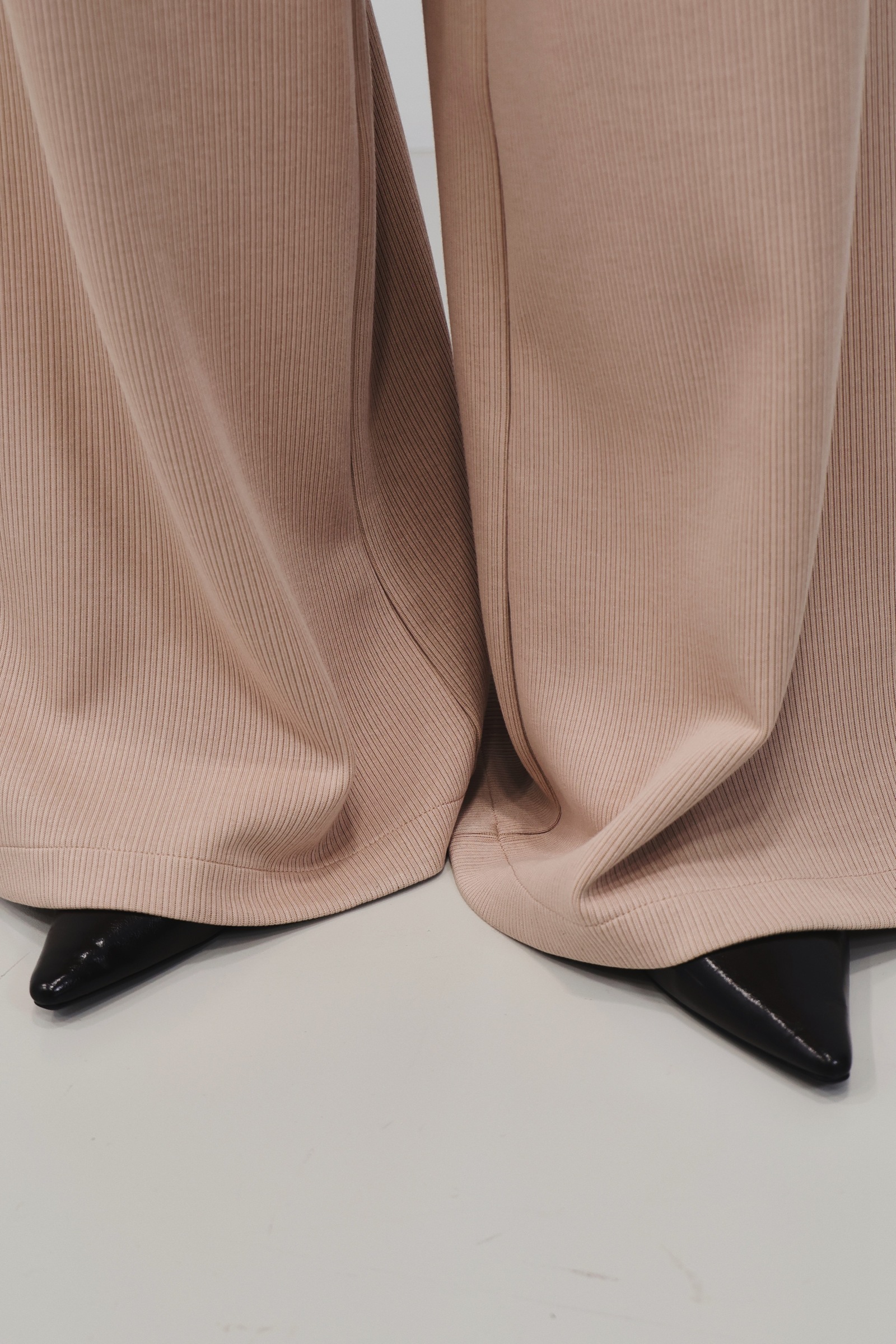 5B36E724-BF53-406C-81B3-EE72C57957AA