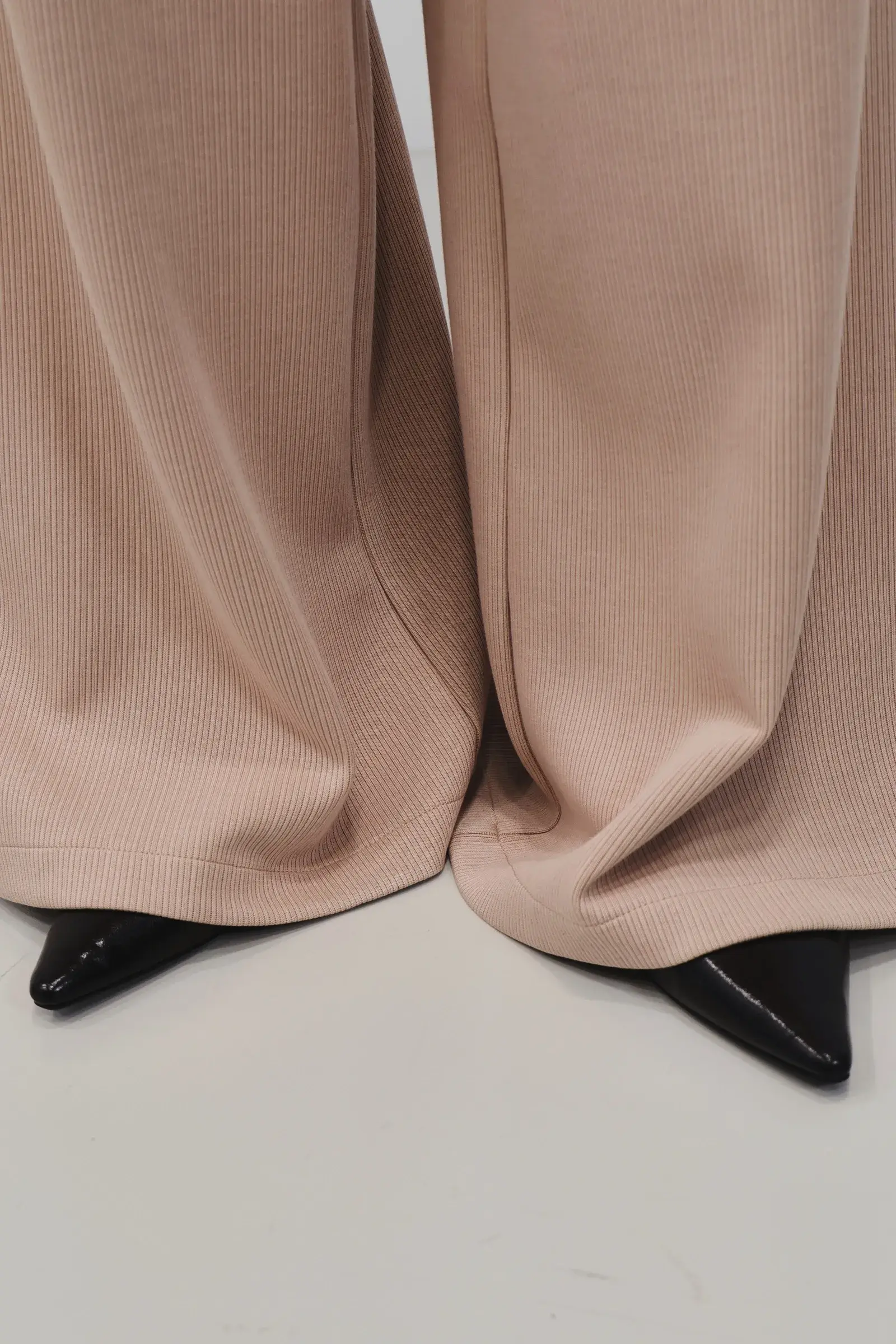 5B36E724-BF53-406C-81B3-EE72C57957AA