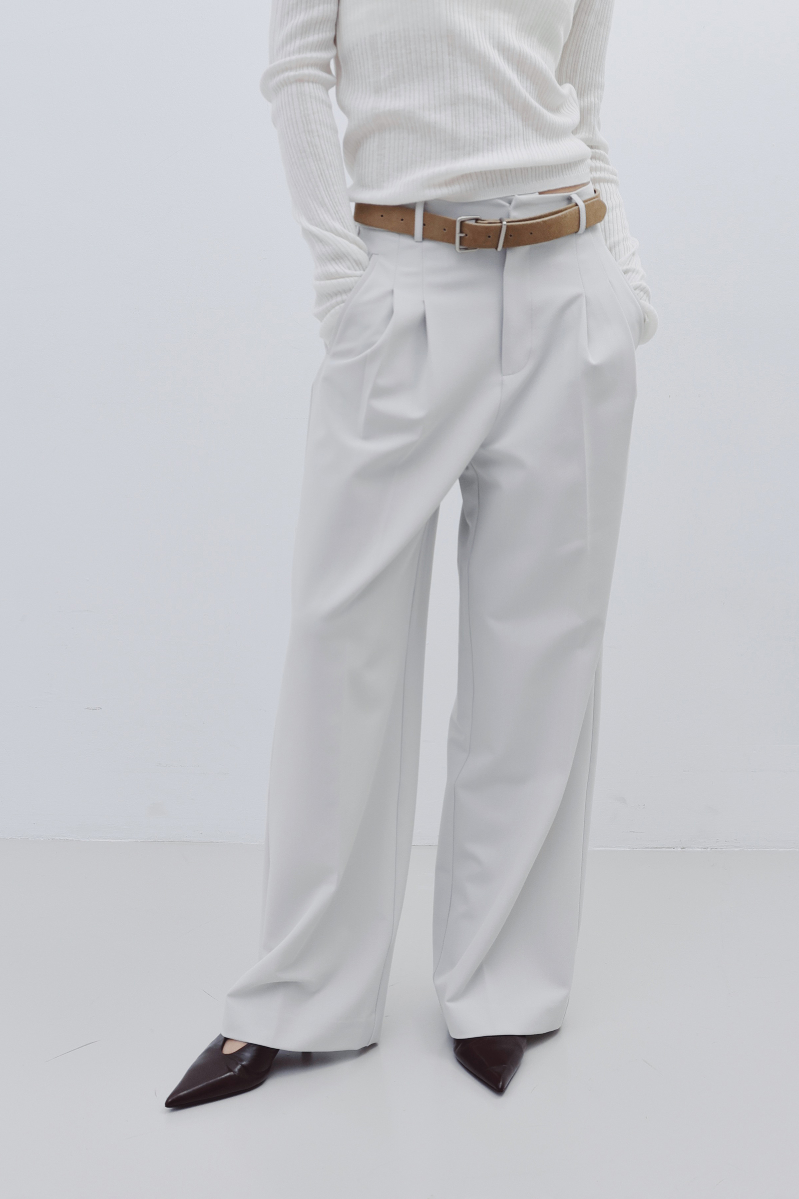 42DE0C25-9D43-46B5-BD88-B25EBF07293A