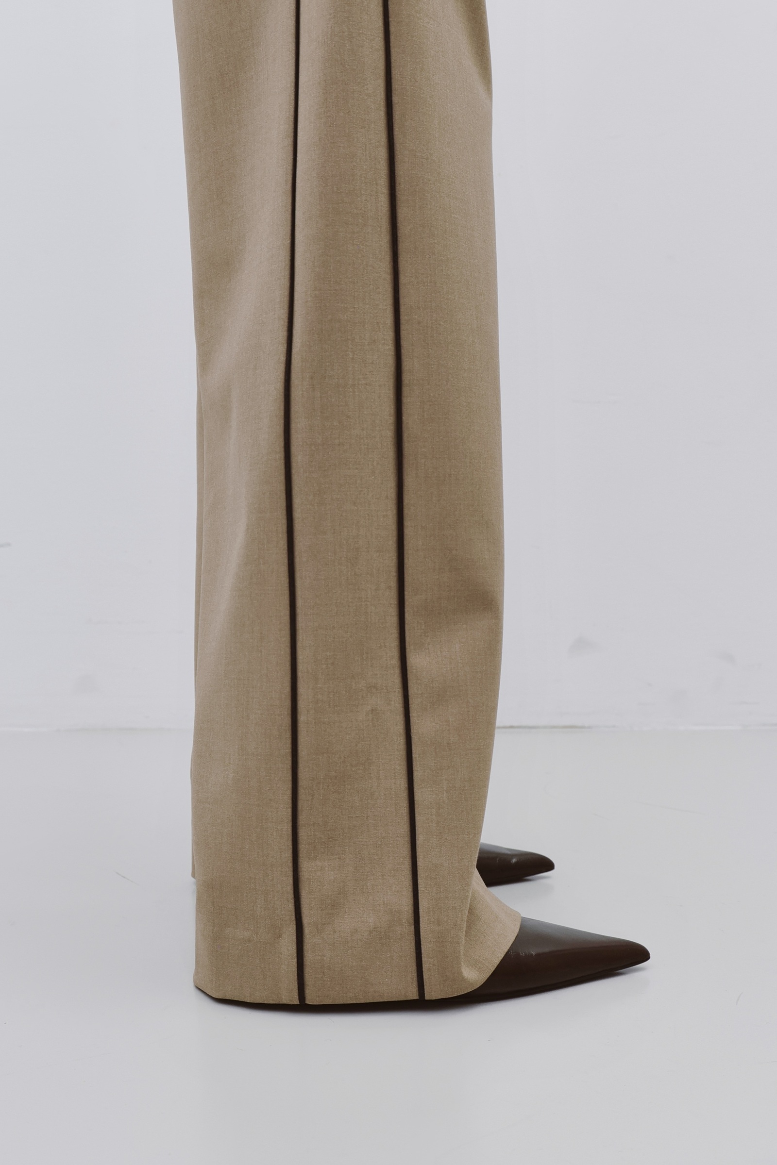 A9D5BD24-01B9-445A-A182-A170A6DD3B32