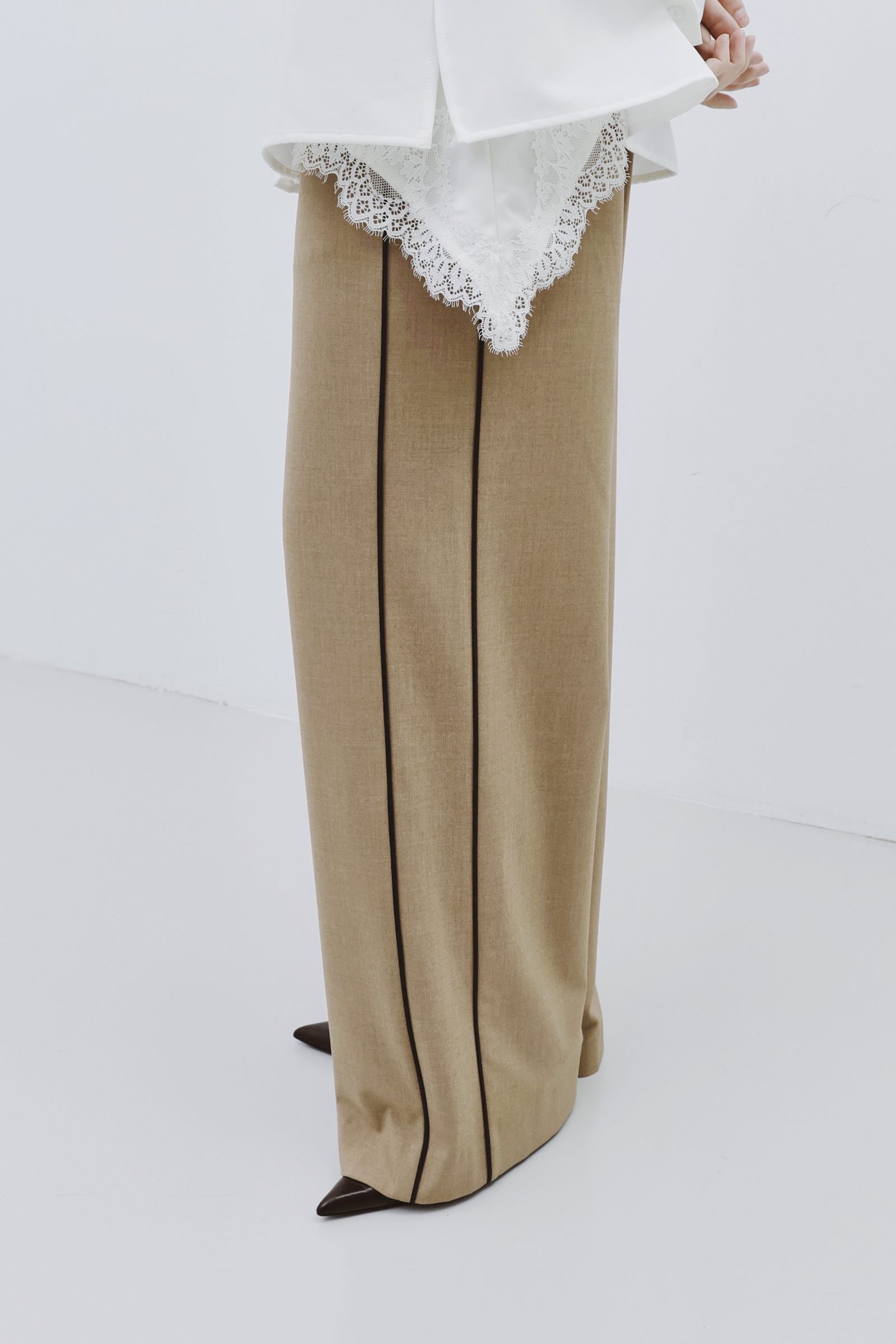 87DE2129-EEBA-44F4-B8D1-30983D5C2B11