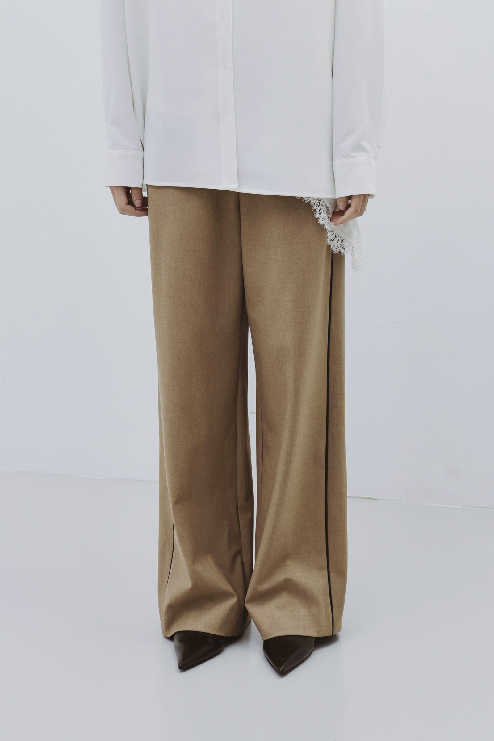 42F235EE-AF12-4324-8577-4B048F6E8F0A