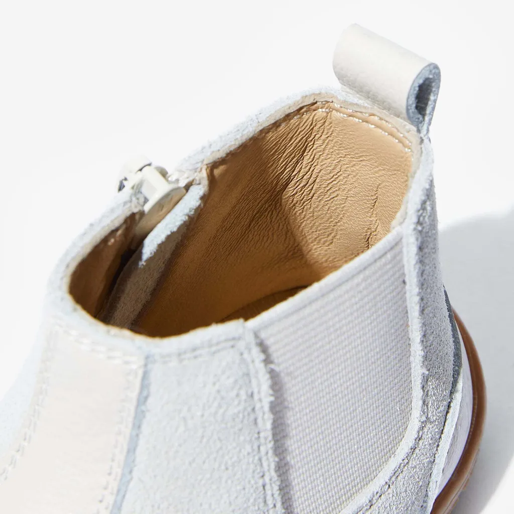 a21404b6-7319-43c7-a281-f84393f08efe