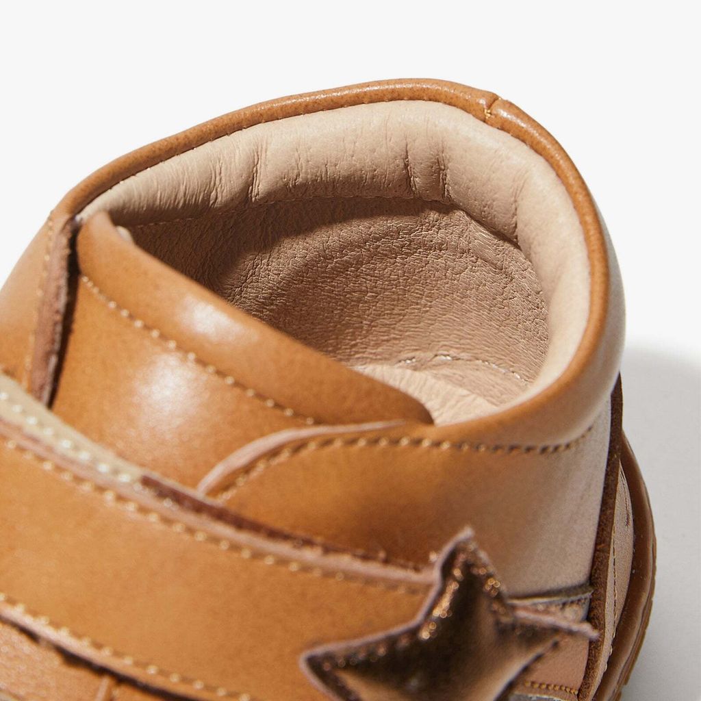 b8f2d961-b2e1-4ef4-97c7-6c94350193f4